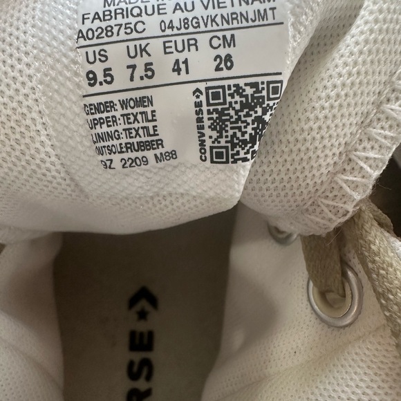 Chuck Taylor All Star Tonal Canvas - Picture 2 of 4